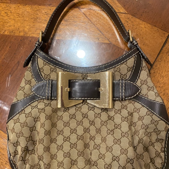 Authentic Gucci hobo bag in great condition. Smells great, no rips, no stains. - Picture 6 of 8
